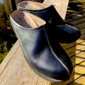 Easy Spirit Jaiva Mules size 8